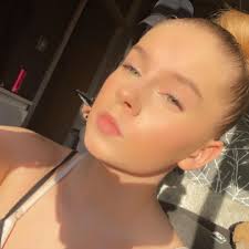 Tamara Pierce in people