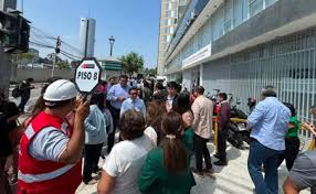 Sismo de 6.7 remece los Andes peruanos; no hay daños reportados hasta el momento