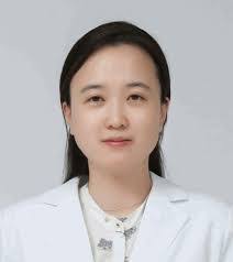 Mimi Kwon's Instagram, Twitter & Facebook