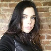 Holly Devoe's Instagram, Twitter & Facebook