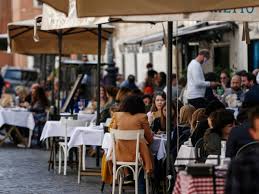 Vale a dire che domani si deciderà se alcune regioni cambieranno o meno colore. Ecco Quali Regioni Hanno Numeri Da Zona Bianca Ilgiornale It