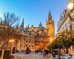 A hotel that has been refurbished with the hallmark of. A Fragata Surprise Sevilha A Catedral De La Giralda