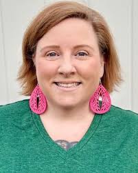 Beth Reiter's Instagram, Twitter & Facebook