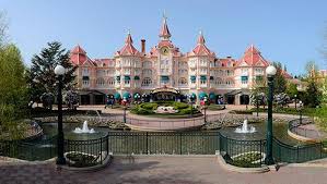 Distance to disney parks a 5 minute walk. Disneyland Hotel Disneyland Paris Hotel Bontour Co Uk