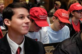 Jóvenes y trumpistas