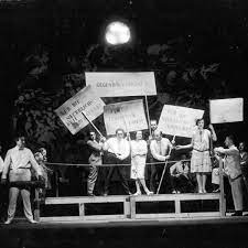 Brecht and dialectical theater what is dialectical theater(epic theater) what is special about the acting and the play write who is bertolt brecht theater should appeal no the feeling but to the reason. Wie Kann Theater Heute Intervenieren Literaturforum Im Brecht Haus