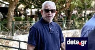 Ο βλάκας είναι ανίκητος!σε κάθε καυγά προσπαθεί να ρίξει τον έξυπνο στο επίπεδο του και στο τέλος τον νικάει λόγο πείρας! Anna Maria Papaxaralampoys Lena Drosakh Phneloph Anastasopoyloy To Keimeno Ths Kataggelias Toys Kata Toy Petroy Filippidh Dete Eidhseis Patra Dytikh Ellada