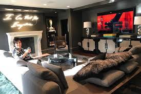 Последние твиты от kris jenner (@krisjenner). Keeping Up With The Kardashians Property Empire Loveproperty Com