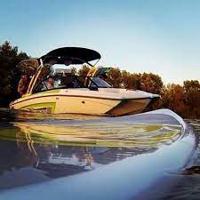 Tige R20 Great Wakesurf And Wakeboard Boat Wakeboard Boats Wakeboarding Boat