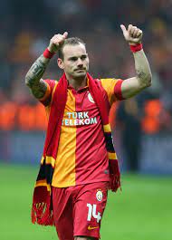 The wesley sneijder's statistics like age, body measurements, height, weight, bio, wiki, net worth posted above have been gathered from a lot of credible websites and online sources. Kom Niet Aan Het Haar Van Wesley Sneijder Foto Ad Nl