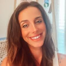 Emilie Marie's Instagram, Twitter & Facebook