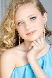 Cindy Mclemore's Instagram, Twitter & Facebook