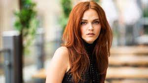 She's currently 28 years old. What Madeline Brewer Learned From J Lo While Filming Hustlers Coveteur Inside Closets Fashion Beauty Health And Travel