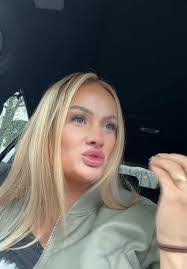 Dana Ham's Instagram, Twitter & Facebook