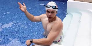 Michael phelps' diet in the 2008 beijing olympics has become legendary. Bodybuilder Tries Michael Phelps Workout And 12 000 Calorie Diet