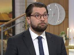 Tittarnas Harda Kritik Mot Maria Forsblom Efter Beteendet Mot Jimmie Akesson I Direktsandning