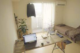 ミニマリストの一人暮らし部屋 インテリア 家具 インテリア 収納 1人暮らし インテリア