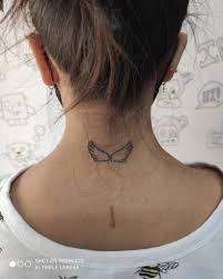 Designs on back of the neck which shines without being extra large as bird tattoo on neck.star neck tattoos and heart tattoo of neck.small tattoos on neck is choose by every men and women and they enjoy it equally.like tiny japanese tattoo designs also popular one here i have collected some of the. 70 Coolest Neck Tattoos For Women In 2021 Saved Tattoo