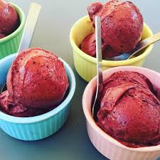 Quand Le Soleil Continue De Nous Gratifier De Belles Eclaircies On Ne Lache Pas Les Sorbets 100 Fruit Thermomix Sanssucreajoute D In 2020 Food Desserts Ice Cream