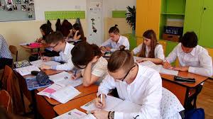 Absolvenții de liceu au susținut miercuri proba obligatorie a profilului, la examenul de bacalaureat: Subiecte Bac 2019 Matematica Si Istorie Ce A Picat La Examen Idevice Ro