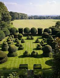 Tania Compton Has Highlighted Incredible Properties Throughout England Inviting The Homeowners To Write About Them Urban Garden Garden Hedges Landscape Design