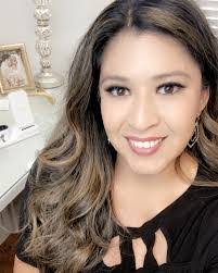 Ester Smith's Instagram, Twitter & Facebook