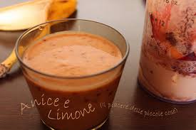 Ne può nascere un frullato delizioso, ideale per proporre ai bambini una merenda gustosa, senza rinunciare alla frutta… si prepara in un piace alla mamma perché: Bio Frullato Di Avena Con Banana Pesca E Cacao Anice E Limone Il Piacere Delle Piccole Cose