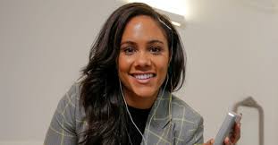Jugaba como lateral derecha principalmente para el arsenal. Does Alex Scott Have A Partner After Dates With Corrie S Sam Robertson