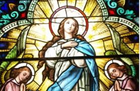 Le 15 août, l'église catholique célèbre l'assomption de la vierge, manifestant que marie, au terme de sa vie terrestre a été élevée à la gloire du ciel. Kbveocl9g7k 5m