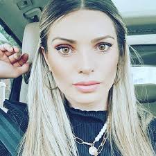She has amassed over 650,000 followers to her instagram page. Faloon Larraguibel Se Pego Una Recauchada Para Nueva Pega En La Tele