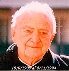 El extraño monumento al padre Fanzolato