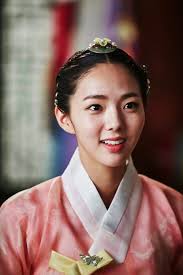 Mây họa ánh trăng tập 5: Xuất hiện "Tiểu thư bạch tuyết” lấn át Kim Yoo Jung