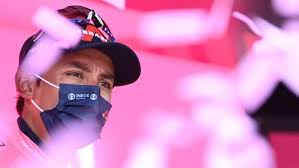 Este 30 de mayo del 2021, tras la etapa 21, el 'cóndor de zipaquirá' sumó su segunda victoria en una de las. Giro De Italia 2021 Egan Bernal El Quinto Colombiano En Vestirse De Rosa En El Giro De Italia Marca Claro Colombia