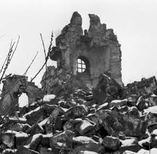 Blick vom rathaus über das zerstörte dresden 1945. Feuersturm 1945 Warum Die Alliierten Dresden Bombardierten Welt