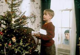 Magyarországon például még petíciót is indítottak, hogy leadják a filmet a tévében. Home Alone 1990 Imdb