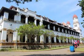 Lawang sewu dendam kuntilanak wiki everipedia ~ lawang sewu dendam kuntilanak lawang sewu kuntilanaks vengeance is a 2007 indonesian horror film directed by arie azis and starring thalita annemarie latief and marcell darwin the plot takes place in lawang sewu a supposedly haunted building in semarang Https Travel Okezone Com Read 2018 05 09 406 1896347 Wisata Lawang Sewu Kini Gunakan Tiket Elektronik