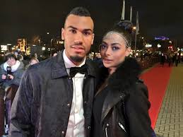 Join the discussion or compare with others! Marc Oliver Hanig On Twitter Ganz Schon Sportlich Elegant Tanja Szewczenko Nevin Eric Maxim Choupo Moting Und Der Bvb Zur Mamma Mia Premiere Http T Co Vwbuhsqiaj