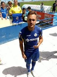 Juega de defensa y su equipo actual es el cádiz c. Conoce A Cala El Nuevo Protagonista Del Getafe