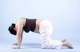 Mandi atau berendam dengan air suam sebelum tidur sebelum itu, pastikan tempat tidur berada dalam. Senam Ibu Hamil Gerakan Senam Hamil Untuk Memudahkan Persalinan Theasianparent Indonesia