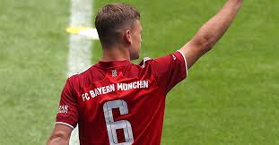 ˌɛftseː ˈbaɪɐn ˈmʏnçn̩), fcb, bayern munich, or fc bayern, is a german professional sports club based in munich, bavaria.it is best known for its professional football team, which plays in the bundesliga, the top tier of. Bayern Munich S Joshua Kimmich Is Already In Midseason Form Barks At Josip Stanisic During Training Bavarian Football Works