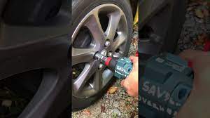 Ni rim pertama ditukar selepas dah boring pakai rim standard besi yang kaler itam tu. Ujikaji Bosch Drill Cordless Impact Gdx180 Li Cuba Buka Tayar Kereta Youtube