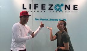 Kaedah rawatan seperti terapi ozon digunakan dalam banyak cabang perubatan, terutamanya dalam pembedahan, neurologi, terapi, ginekologi, urologi dan dermatologi, dan terapi ozon dalam. Rawatan Terapi Ozon Diharamkan