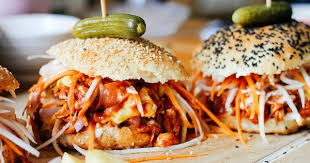 Veganer Pulled Jackfruit Burger Mit Selbstgemachten Buns Rezept Vegetarische Gerichte Rezepte Vegane Gerichte