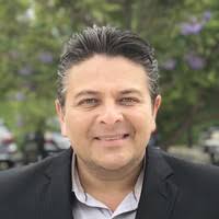 50+ perfiles de «Saul Zapata»