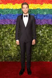 Ben platt, henry platt — make you feel my love 02:45. Ben Platt On Being An Openly Queer Jewish Actor And Starring In Netflix S The Politician Glamour Uk