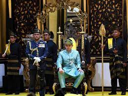 Modern sultan abu bakar müzesi'nin bulunduğu yerde duran ve kota biram olarak da bilinen 'pahang kalesi' adlı ana tahkimatın tamamlanmasında gecikme oldu , ancak sonunda işgalden önce tamamlandı. Tengku Hassanal Tak Banyak Ragam Jururawat Istana