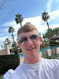 Live country music tonight at 5 pm