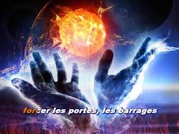 couplet 1 tourner le temps à l'orage revenir à l'état sauvage forcer les portes, les barrages sortir le loup de sa cage sentir le vent qui se déchaîne battre le sang dans nos veines monter le son des guitares et le bruit des motos qui démarrent. Karaoke Johnny Hallyday Allumer Le Feu Video Dailymotion