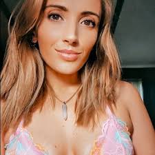 Brittany (@Bhicks2789)