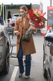 He is a producer and actor, known for ruma betty (2006), muodin huipulle (2004) and difficult people (2015). Jessica Alba Leopard Face Mask And Camel Tan Dad Coat